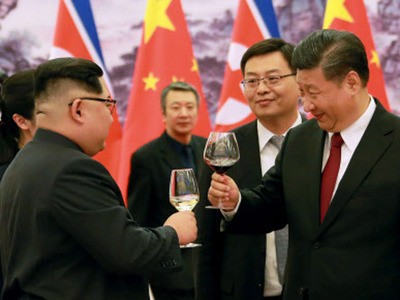 Chủ tịch Triều Tiên Kim Jong-un và Chủ tịch Trung Quốc Tập Cận Bình tại Bắc Kinh, ảnh: KCNA.