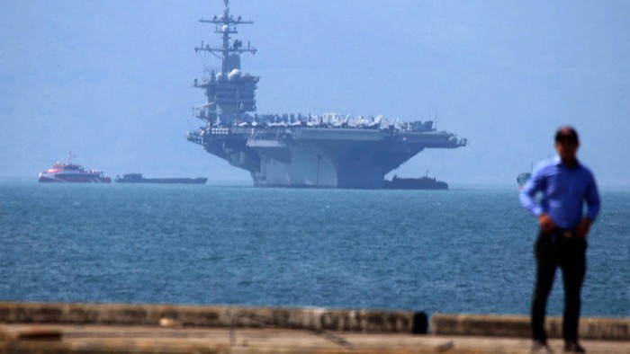 Tàu sân bay USS Carl Vinson Hoa Kỳ thăm cảng Đà Nẵng, ảnh: NBC News.