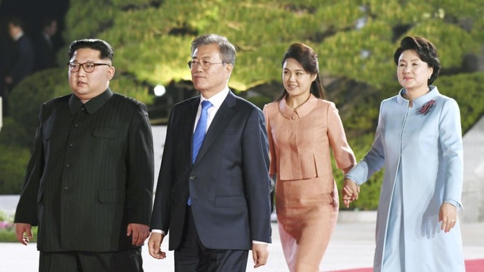 Hòa bình, hòa hợp, hòa giải, phát triển thịnh vượng là mong muốn chung của người dân hai miền bán đảo Triều Tiên, hai nhà lãnh đạo Kim Jong-un và Moon Jae-in đang rất nỗ lực. Ảnh minh hoa: SCMP.