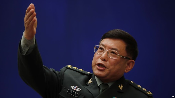 Ông He Lei, Phó giám đốc Học viện Khoa học quân sự Trung Quốc, trưởng đoàn dự Đối thoại Shangri-la 2018. Ảnh: AP.