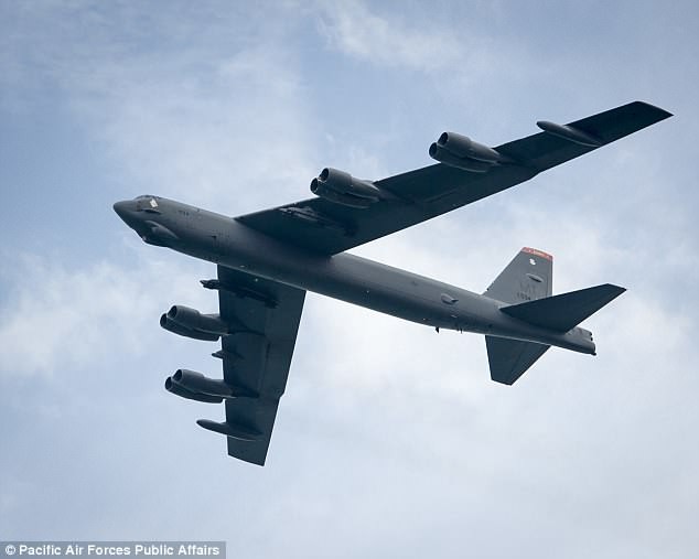 Máy bay ném bom B-52 của Hoa Kỳ, hình minh họa: Daily Mail.