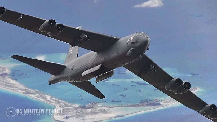 Hình minh họa, cuộc tập trận của Trung Quốc tuần qua được cho là nhằm phản ứng với việc Mỹ kéo B-52 đến gần đảo nhân tạo Trung Quốc xây dựng bất hợp pháp ở Trường Sa (Khánh Hòa, Việt Nam), nguồn: Youtube.
