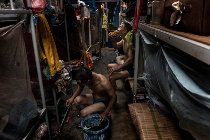 Một lán trại của lao động Trung Quốc tại Colombo, Sri Lanka, ảnh: The New York Times.