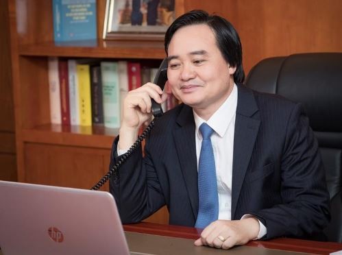 Bộ trưởng Bộ Giáo dục và Đào tạo Phùng Xuân Nhạ, ảnh: moet.gov.vn