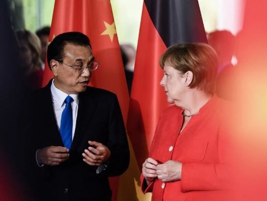 Thủ tướng Trung Quốc Lý Khắc Cường và Thủ tướng Đức Angela Merkel, ảnh: EPA / SCMP.