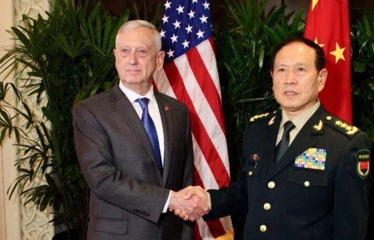 Bất chấp các căng thẳng Trung - Mỹ, Bộ trưởng Quốc phòng 2 nước vẫn tiếp xúc song phương tại Singapore, ảnh: SCMP.