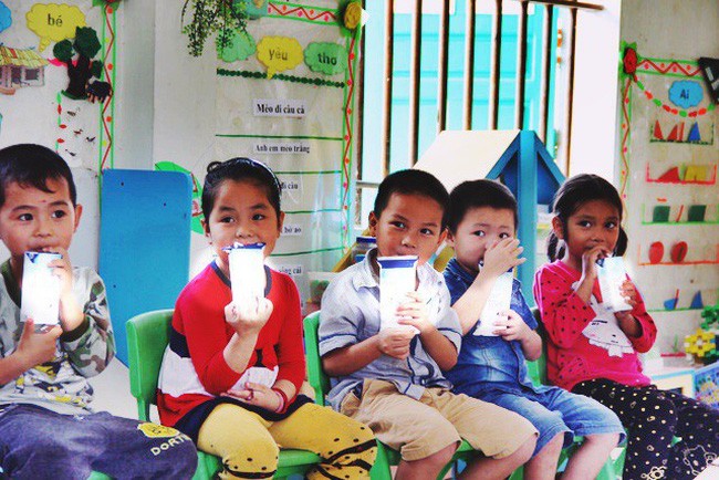 Nhân danh vì trẻ em, vì người tiêu dùng để bán sữa vào trường học sẽ làm hỏng ý nghĩa, mục tiêu tốt đẹp của chương trình Sữa học đường. Ảnh minh họa: VTV.vn.