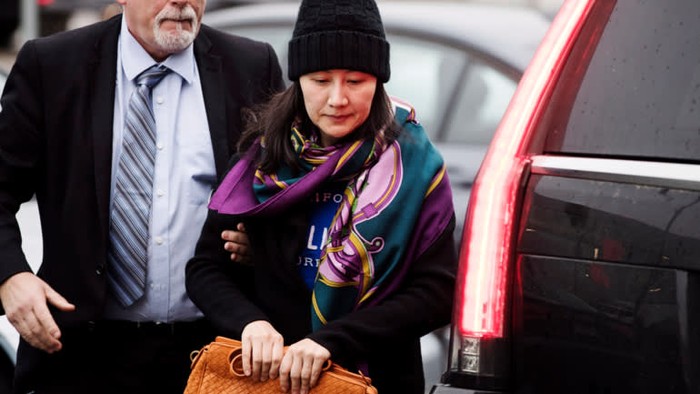 Giám đốc tài chính của Huawei, bà Mạnh Vãn Chu được tại ngoại hôm 12/12, ảnh: AP / Nikkei Asian Review.