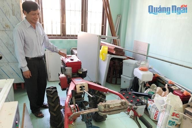 Trung tâm Giáo dục nghề nghiệp - giáo dục thường xuyên huyện Lý Sơn tỉnh Quảng Ngãi được đầu tư 14,8 tỷ đồng xây mới trên 5.000 m2, 2 tỷ đồng mua sắm thiết bị để rồi đắp chiếu vì không tuyển sinh được. Ảnh: Báo Quảng Ngãi.