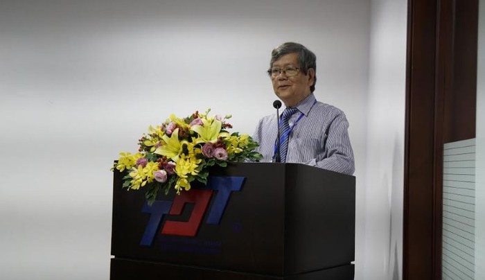 Tiến sĩ Vũ Ngọc Hoàng, Phó chủ tịch Hiệp hội Các trường đại học, cao đẳng Việt Nam phát biểu tại hội thảo về tự chủ đại học, ảnh: TDTU.