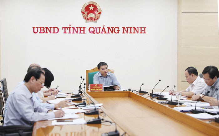 Chủ tịch Ủy ban nhân dân tỉnh Quảng Ninh Nguyễn Văn Thắng chủ trì một phiên họp tại Ủy ban nhân dân tỉnh, ảnh: congan.quangninh.gov.vn.