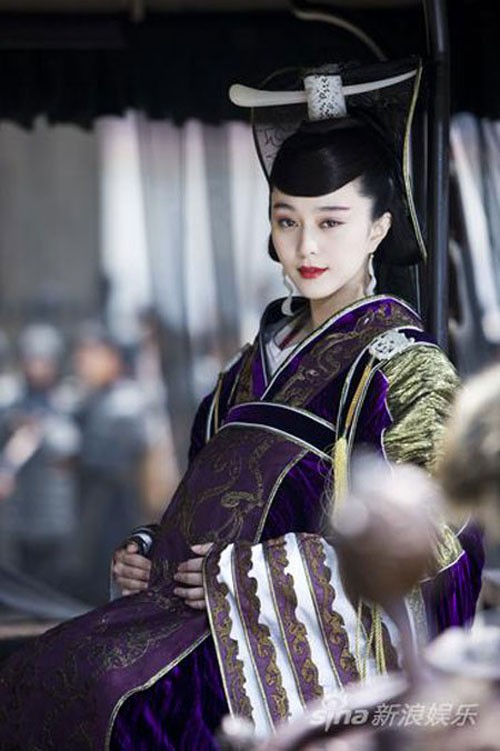 Công chúaTrang Cơ trong Triệu Thị cô nhi lại là người phụ nữ hiền dịu, nhu mì .