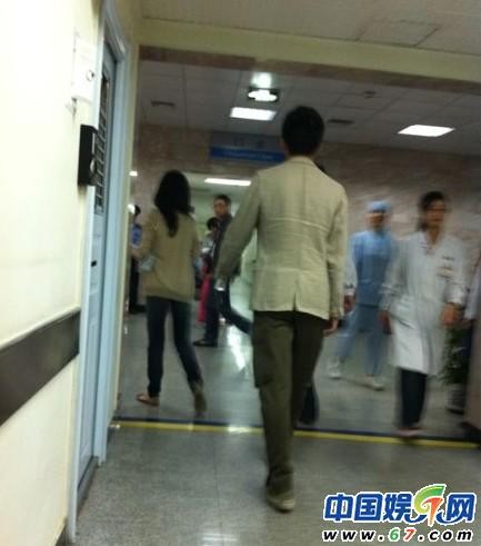 Vợ chồng Từ Hy Viên bị bắt gặp tại một bệnh viện ở Bắc Kinh