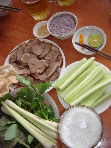 7. Thịt chó: Thịt chó vốn là một món "khoái khẩu" của đa số người dân ở các tỉnh phía Bắc. Tại một số nước châu Á, thịt chó còn được coi là món đặc sản. Theo quan niệm của người Á Đông, thịt chó có một giá trị y học nhất định.