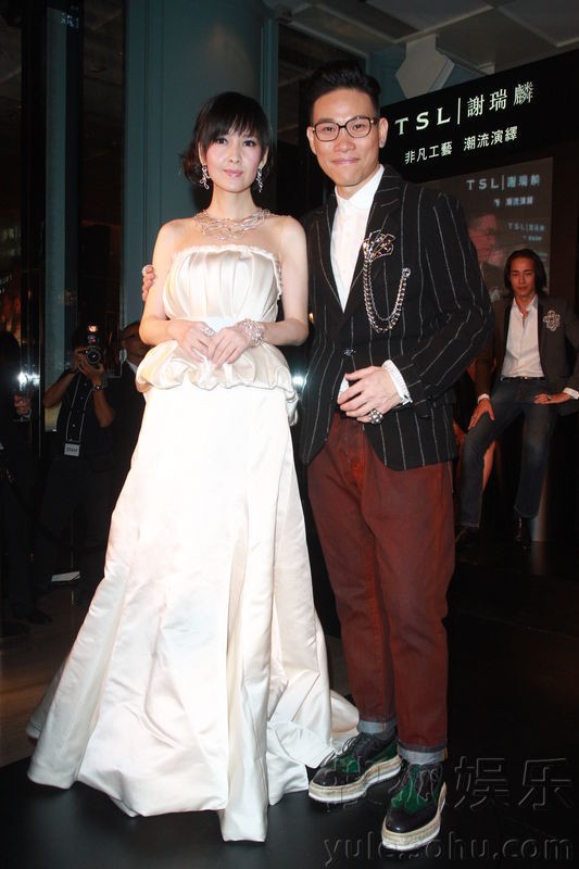 Sống chung nhiều năm và kết hôn vào năm 2009, nhưng vợ chồng Châu Huệ Mẫn, Nghê Chấn vẫn chưa có ý định sinh con. Nữ diễn viên xinh đẹp chia sẻ, cô không hề chịu áp lực gì về chuyện này.
