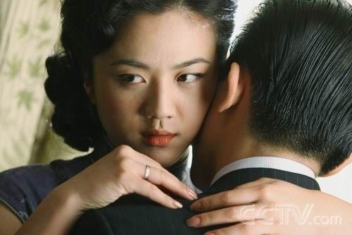 Diễn xuất táo bạo và đầy cảm xúc trong Sắc giới của Thang Duy đã chinh phục nhà sản xuất 007