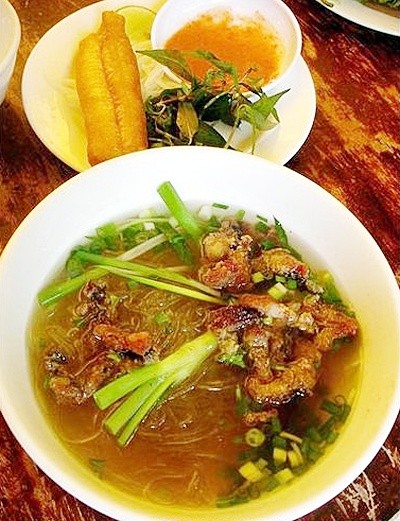 Ở Hà Nội, món miến lươn nổi tiếng ở nhiều con phố như Tuệ Tĩnh, Hàng Điếu, Hàn Thuyên
