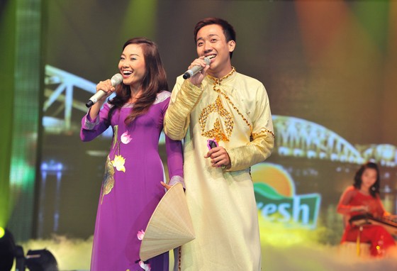 Cặp đôi Trấn Thành - Đoan Trang nhận được nhiều lời khen với phần biểu diễn Lý mười thương