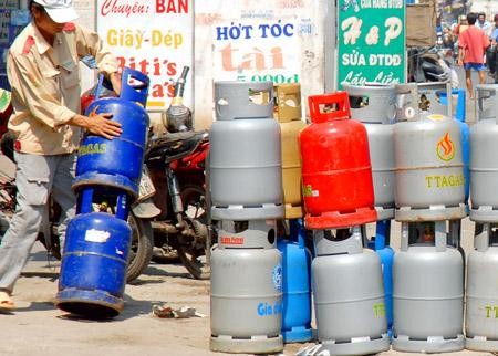 5. Ham rẻ mua các loại gas trôi nổi không rõ nguồn gốc trên thị trường.