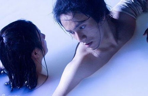 Cảnh tắm nude nóng bỏng của Triệu Vy - Trần Khôn trong Họa bì