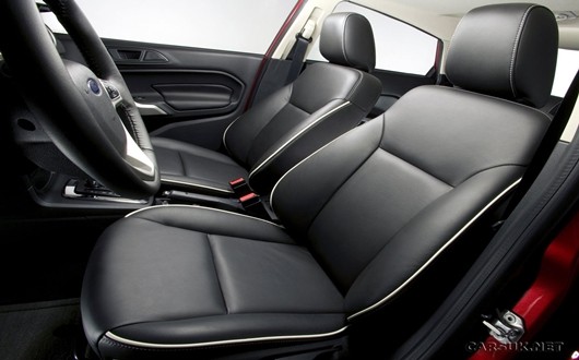 Chưa hết, Ford Fiesta 2011 còn gây ấn tượng với tính năng an toàn miễn chê. Tham gia bài kiểm tra an toàn nào Fiesta 2011 cũng giành điểm số tối đa. Giá bán dành cho Ford Fiesta 2011 rơi vào khoảng 530 - 600 triệu đồng