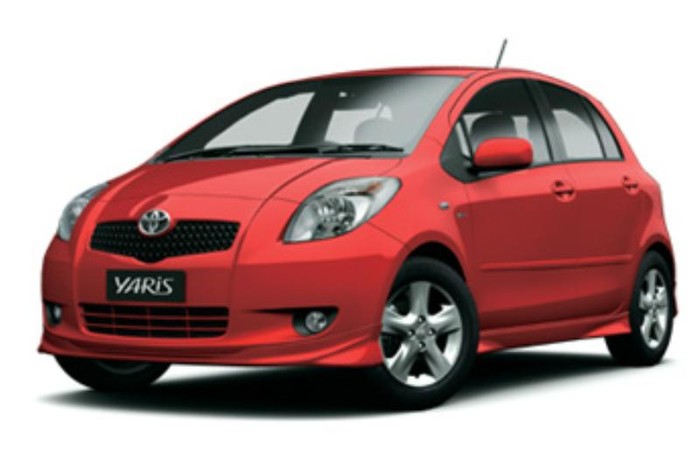 Được chia thành hai phiên bản sedan và hatchback, Yaris mang đến cho khách hàng khoang chứa đồ khá rộng đối với một mẫu xe kiểu dáng nhỏ. Toyota Yaris 2011 có giá dao động từ 658 đến 748 triệu đồng.