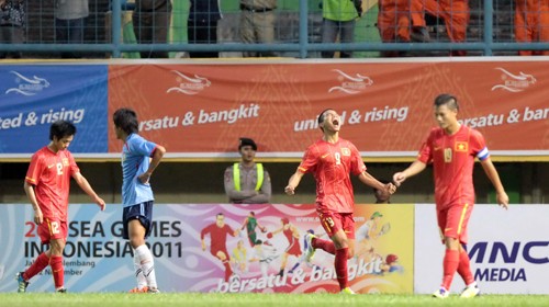 Các cầu thủ đội tuyển U-23 VN sau trận thua U-23 Indonesia 0-2.