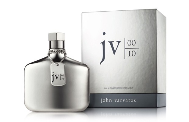14. John Varvatos 10th Anniversary :88 USD (1,8 triệu) Mùi hương đặc trưng: hương quế và nhựa cây, elemi, cỏ vetiver, Tonka, là lựa chọn số 1 của người đàn ông phong cách: mạnh mẽ, cá tính và sexy.