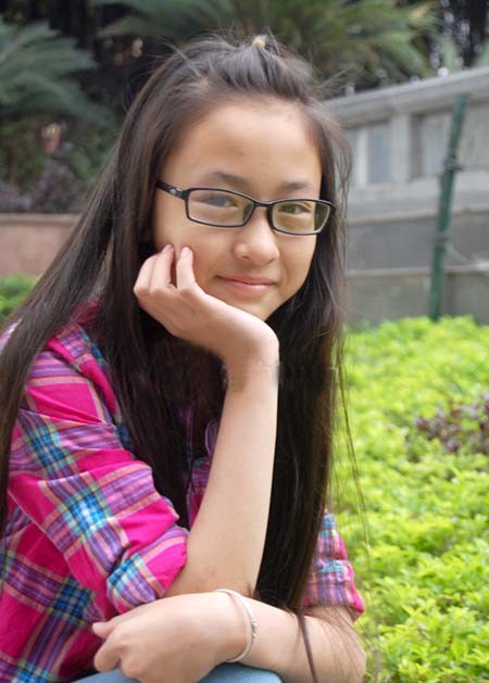 Hoài Linh bắt đầu đóng phim từ năm 4 tuổi, đến nay, cô diễn viên nghiệp dư tuổi nhỏ đã dắt lưng một số vốn diễn xuất kha khá. Hoài Linh cho hay, sau mỗi vai diễn, cô bạn cảm thấy mình trưởng thành hơn.