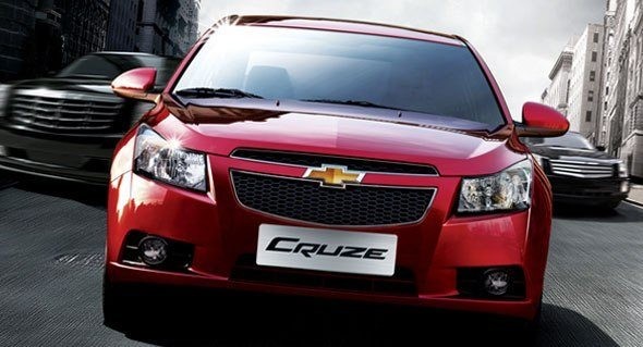 5. Chevrolet Cruze: Thiết kế hoàn hảo, đầy lôi cuốn và độc đáo. Chevrolet Cruze LS 1.6i AT 2010 489.300.000 VNĐ Chevrolet Cruze LT 1.8i AT 2010 620.000.000 VNĐ
