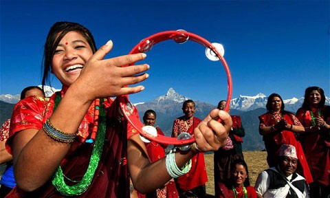 Những người phụ nữ Nepal tại lễ hội chào đón năm mới.