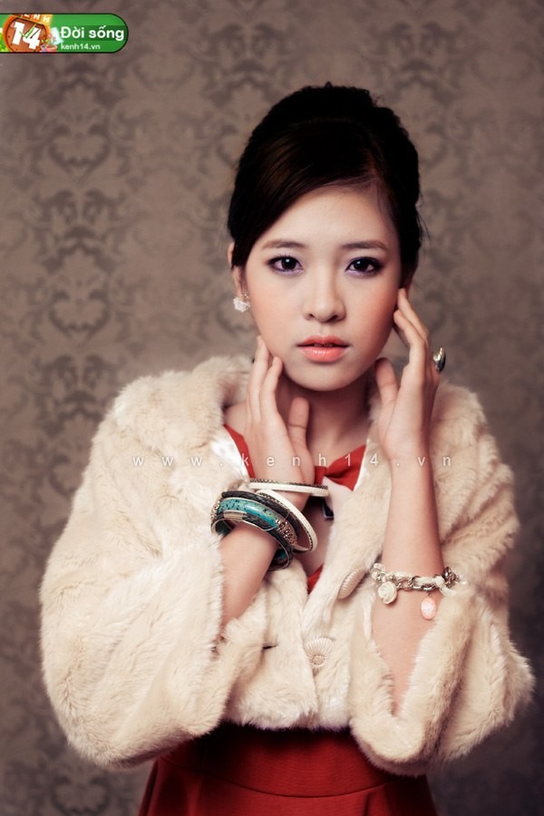 Linh Tây trong bộ ảnh make up giống Taeyeon (SNSD).