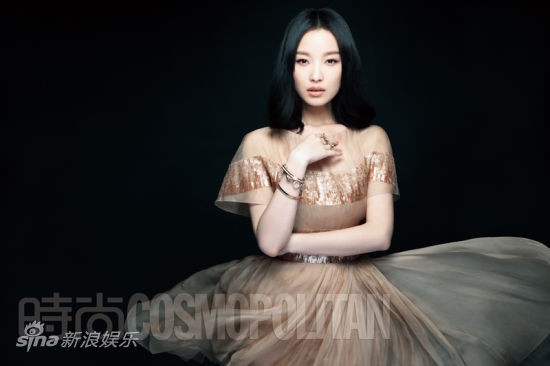 Sinh năm 1988, Nghê Ni là cái tên mới trong làng giải trí Trung Quốc. Kim lăng thập tam thoa cũng là bộ phim đầu tiên của cô gái sinh ra ở Nam Kinh này.