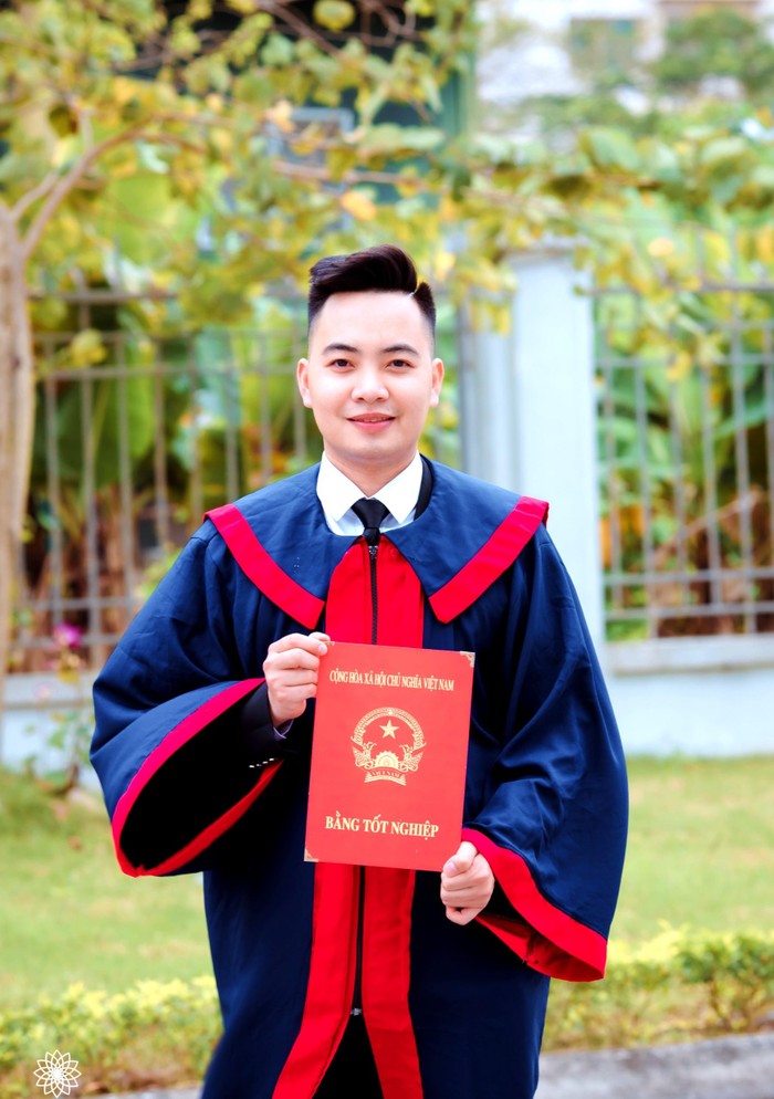 Với điểm trung bình học tập 3.63/4.0, Hoàng Minh Tâm trở thành thủ khoa đầu ra của Trường Đại học Nội vụ Hà Nội. (Ảnh: Nhân vật cung cấp)