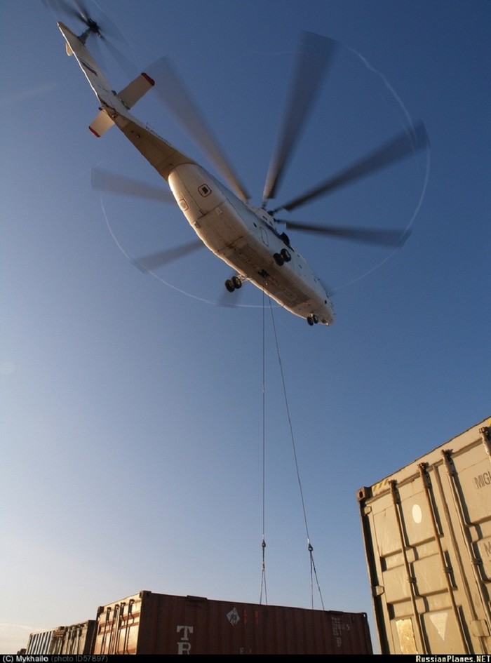 Mi-26 có trọng tải cất cánh tối đa là 56 tấn và khả năng chịu tải tối đa là 20 tấn