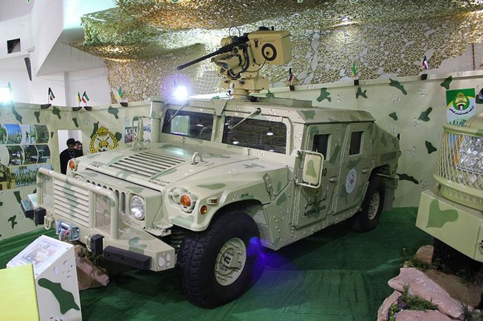 Xe bọc thép hạng nhẹ Humvee của Lực lượng phòng vệ Kuwait
