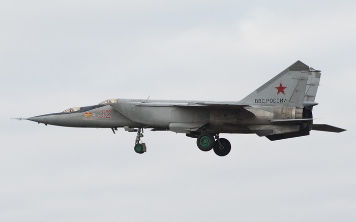 MiG-25PU, biến thể 2 chỗ ngồi của máy bay MiG-25