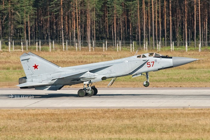 MiG-31 cùng với MiG-25 là hai loại tiêm kích đánh chặn có tốc độ bay lớn nhất của Nga