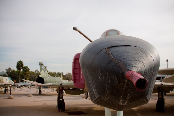 Máy bay chiến đấu đa nhiệm Macdonnell Douglas RF-4E(S) Phantom (Mỹ). Israel gọi là Kurnas