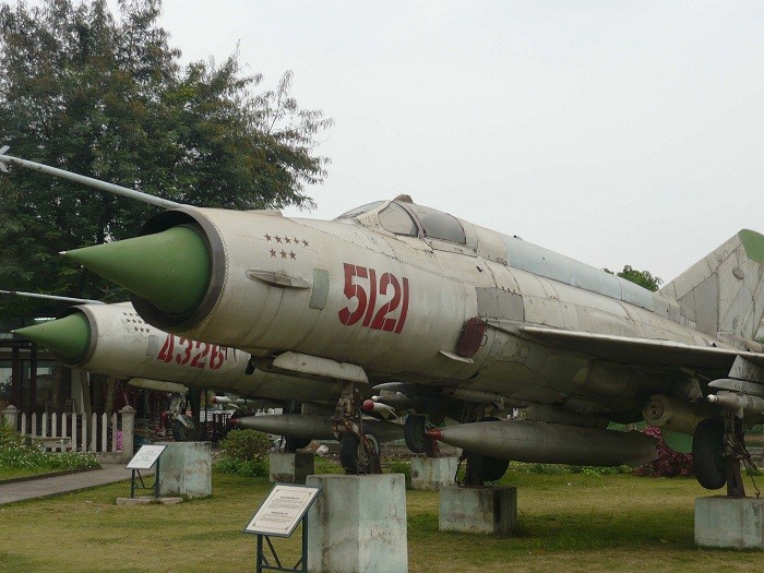 Máy bay tiêm kích MiG-21 F96 của đoàn 921 anh hùng, đơn vị đã bắn rơi 137 máy bay Mỹ, được nhiều phi công sử dụng, hạ nhiều máy bay của Không quân và Hải quân Mỹ