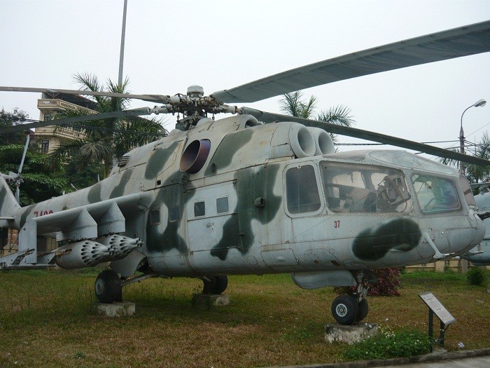 Máy bay trực thăng Mi-24 cùng các đơn vị cất cánh hàng trăm lần, đánh 149 trận, tiêu diệt nhiều căn cứ, sở chỉ huy, phương tiện chiến tranh của bọn Pôn-pốt, bọn phản động Phunrô, chi viện hỏa lực, yểm hộ bộ binh chiến đấu và chiến thắng trên chiến trường biên giới Tây Nam và Tây Nguyên, góp phần bảo vệ vững chắc biên giới an ninh Tổ quốc.