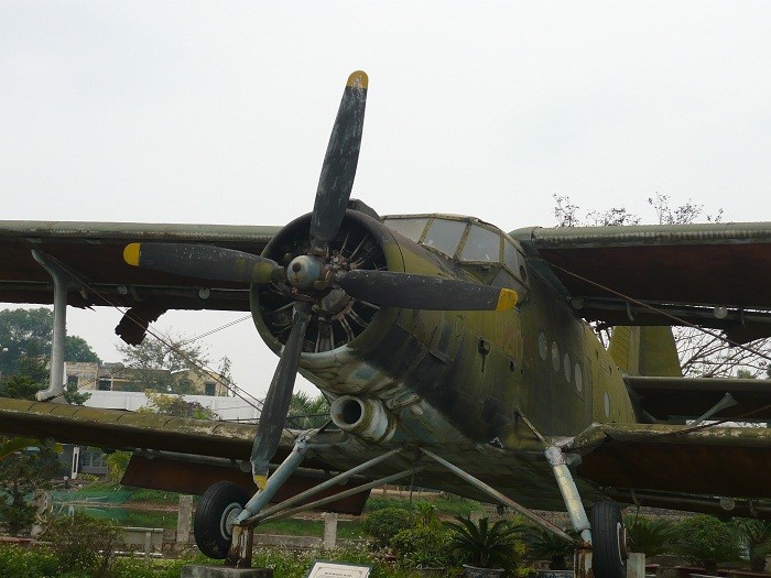 Máy bay vận tải AN-2 là một trong những máy bay của Đoàn không quân vận tải 919 do tổ lái của anh hùng Phan Như Cẩn sử dụng, đã có nhiều thành tích trong vận chuyển, huấn luyện bộ đội nhảy dù, báo bão, rải thuốc trừ sâu.