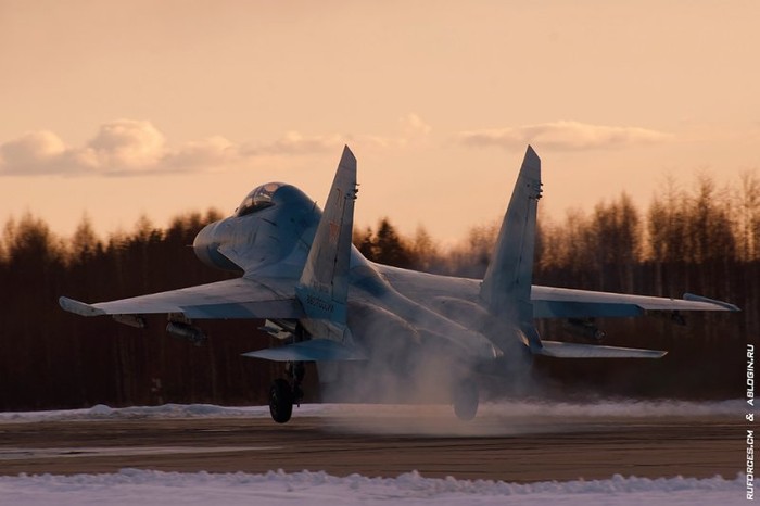 Su-27UB số hiệu 71