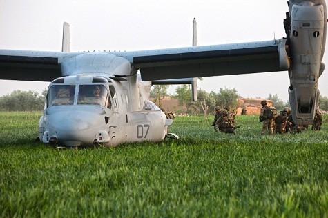 Trực thăng Osprey MV-22B thuộc phi đội trực thăng 365 thực hiện nhiệm vụ tại phía Nam tỉnh Helmand, Afghanistan.