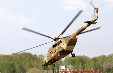 Mi-17 thích hợp với các điều kiện của Afghanistan hơn bất kỳ loại trực thăng nào khác, hơn nữa, theo Tư lệnh Không quân Afghanistan, phi công Afghanistan quen sử dụng loại máy bay này.