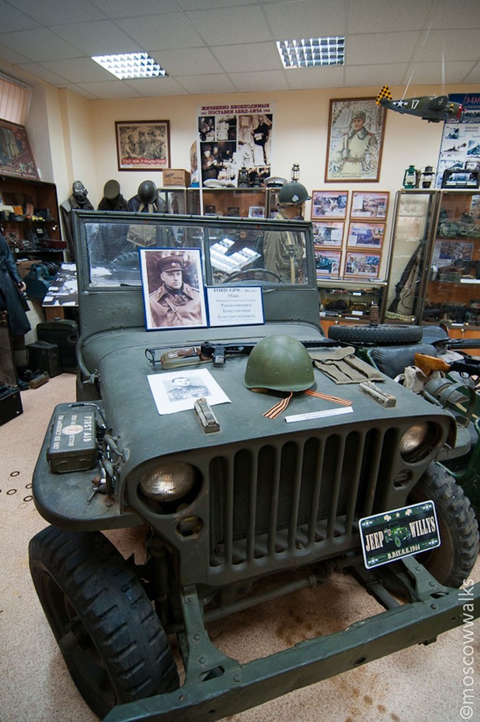 Xe Jeep Willys của nguyên soái Rokossovsky. Nó được cháu trai của ông gửi tặng bảo tàng và hiện vẫn còn sử dụng tốt.
