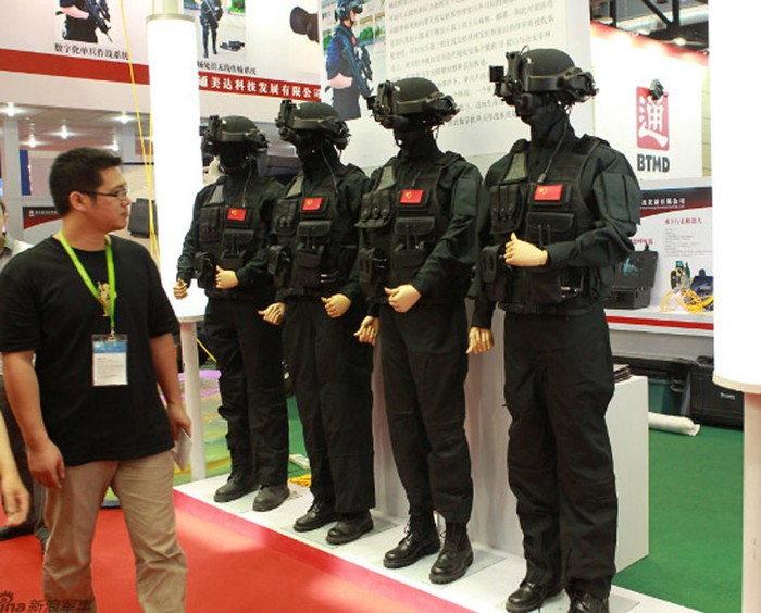 Trang phục của lực lượng cảnh sát hiện đại.