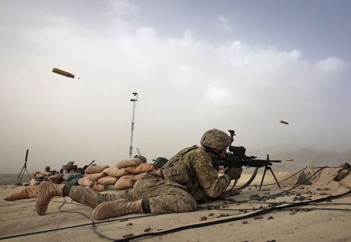 Afghanistan (25 tháng 5 năm 2012): Một binh sĩ Mỹ thuộc Tiểu đoàn 1, Trung đoàn 41tại khu vực Kherwar thuộc tỉnh Logar, Afghanistan.