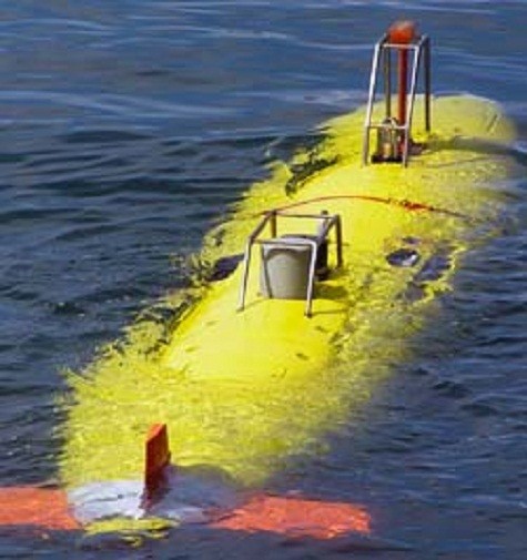REMUS 600 có thể hoạt động ở độ sâu 600 m, sử dụng động cơ công suất 60 Watts và có thể bơi liên tục trong khoảng thời gian 70 h.