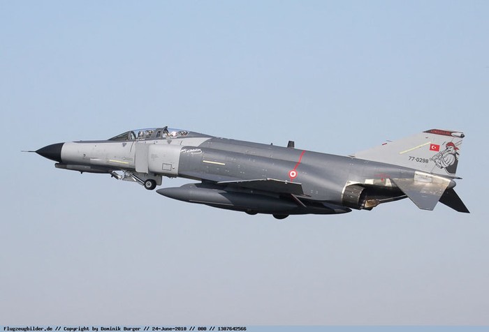 Chiếc máy bay Phantom mang số hiệu 77-0298 của Không quân Thổ Nhĩ Kỳ.